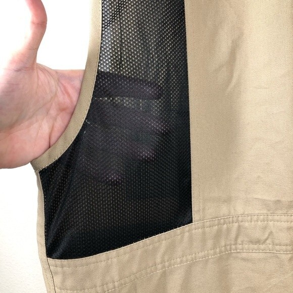 Duluth Trading Co Khaki Work Vest Outdoors Clips Medium - Picture 8 of 11